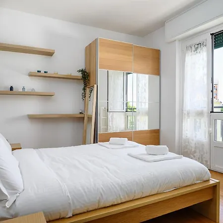 Inganni Charme * Milano