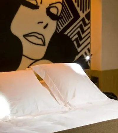 Crowne Plaza By Ihg Отель
