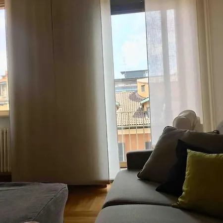 Elegant San Babila ,5 Minutes From Duomo Appartement Milaan
