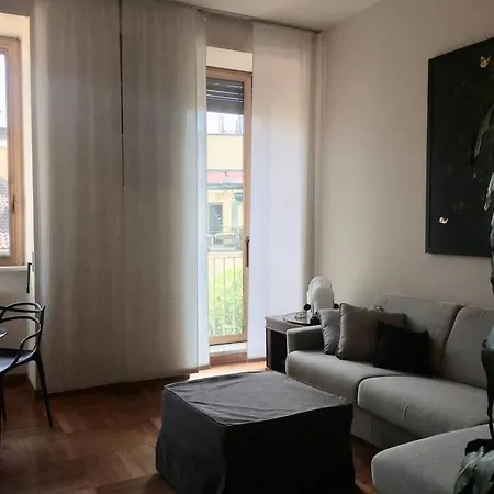 Elegant San Babila ,5 Minutes From Duomo