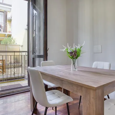 Joivy Tasteful Flat With Balcony * Milan