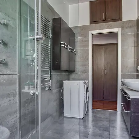 Joivy Tasteful Flat With Balcony Апартаменты