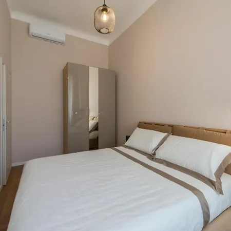 Contempora - Aselli 18 * Milan