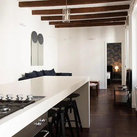 Youhosty - Charming 2-bed Flat With Terrace, Navigli & Duomo