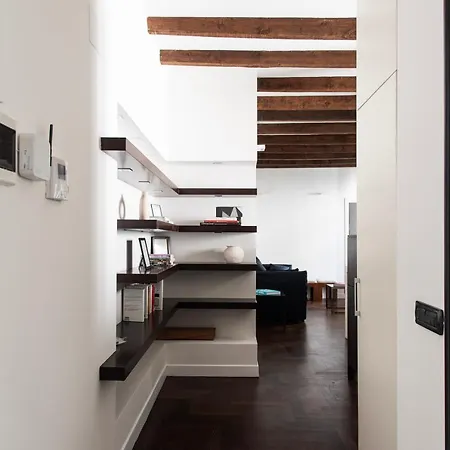 Appartement Youhosty - Charming 2-bed Flat With Terrace, Navigli & Duomo *
