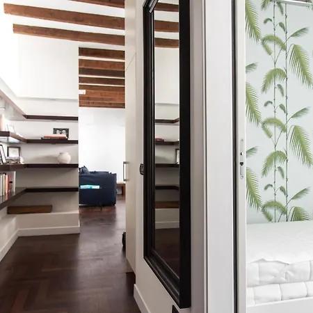 Youhosty - Charming 2-bed Flat With Terrace, Navigli & Duomo * Milan