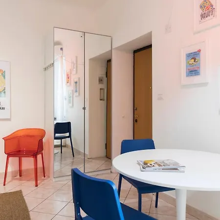 Xenia - Stylish Colorful Apt- Upbeat & Well-connected Area * Milan