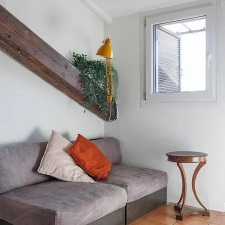 Xenia - Newly Renovated Flat In Fiera Area * Milaan