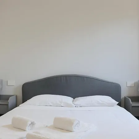 Via Savona Location * Milánó