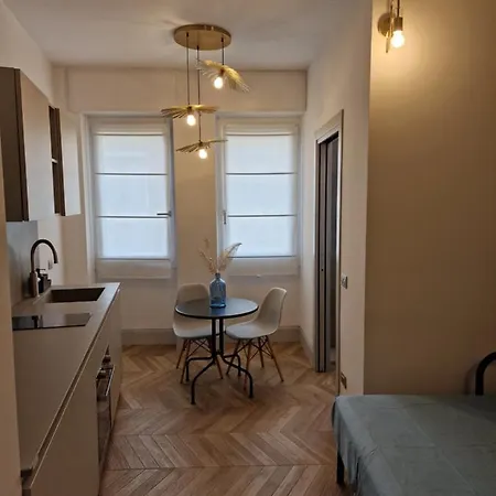 Place - Piazza V Giornate In The Center- Wifi - Netflix Apartment *
