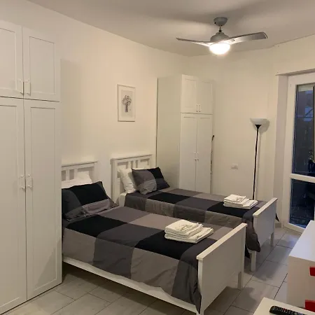 Metro Famagosta - Luminoso Con Balcone Free Wifi & Parking Appartement *