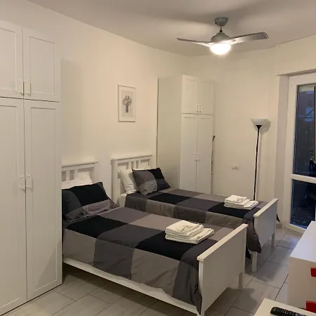 Metro Famagosta - Luminoso Con Balcone Free Wifi & Parking Apartamento *