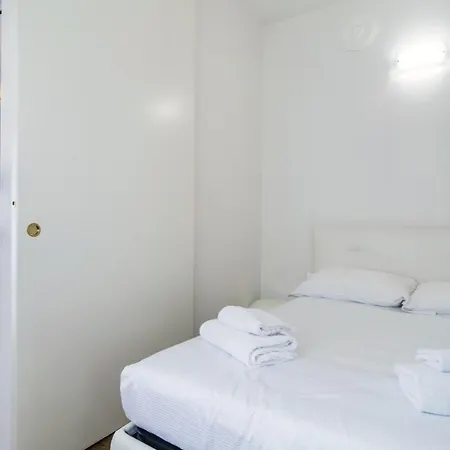 Apartment Easylife - Elegante Dimora A Due Minuti Dal Duomo