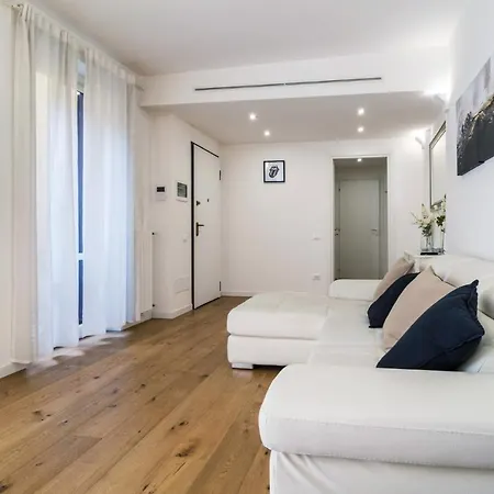 Easylife - Elegante Dimora A Due Minuti Dal Duomo * Milan