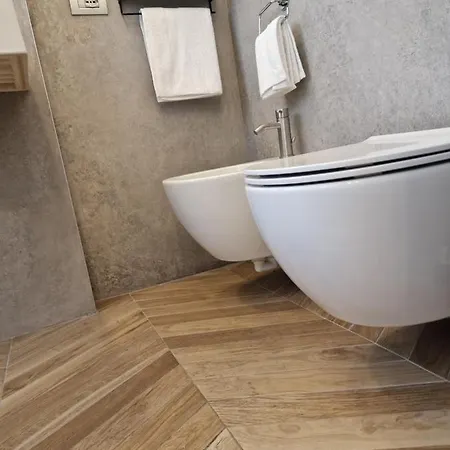 Апартаменты Place - Piazza V Giornate In The Center- Wifi - Netflix