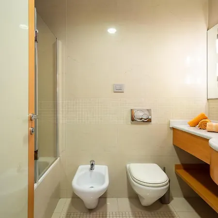 Maciachini, Zona Isola