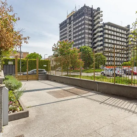 Maciachini, Zona Isola Milan