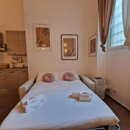 Regina In Porta Romana 2 - Sky Tv, Wifi E Breakfast Box Milano