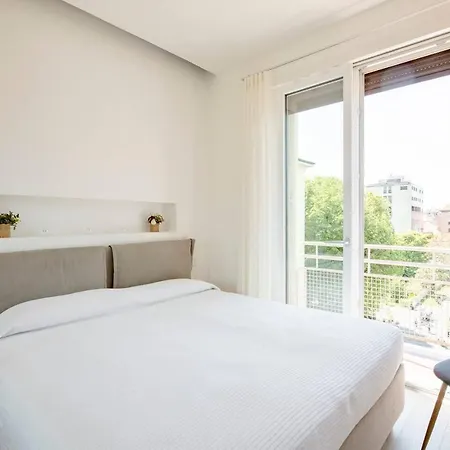 Daire Apartments, Duomo And Navigli, Bright With Balcony - Biancospino