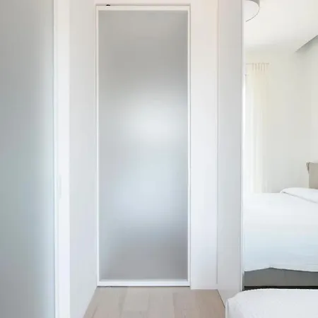 Apartments, Duomo And Navigli, Bright With Balcony - Biancospino Daire