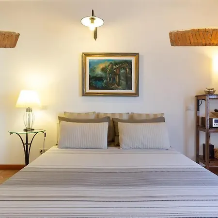 Canal View Historical Apartment *