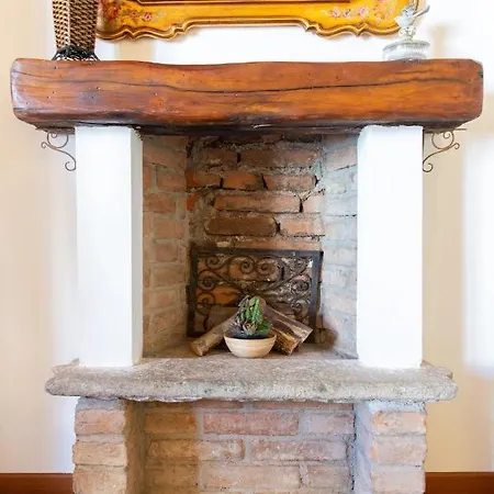 Canal View Historical Apartment Milan