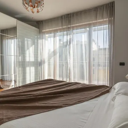 The Best Rent - Bright One-bedroom In Precotto Area Lejlighed