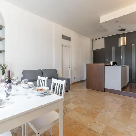 The Rent - Modern Two-bedroom Near Navigli