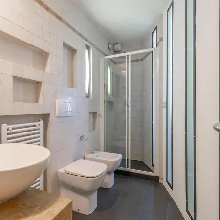 The Rent - Modern Two-bedroom Near Navigli شقة *