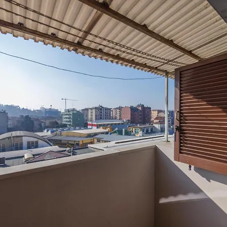 Xenia - Newly Renovated Flat In Fiera Area Lägenhet *