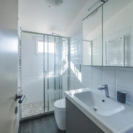 Appartement Xenia - Newly Renovated Flat In Fiera Area Milaan