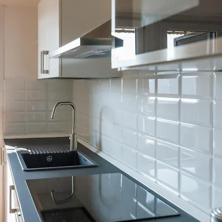 Xenia - Newly Renovated Flat In Fiera Area * Milaan