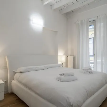 Easylife - Elegante Dimora A Due Minuti Dal Duomo Apartment Milan