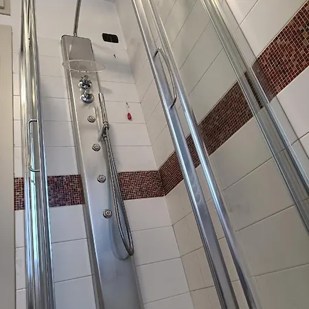 Double Private Bathroom Bocconi Prada Ied Gæstehus 3*