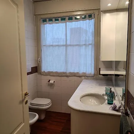 Double Private Bathroom Bocconi Prada Ied Gæstehus 3*