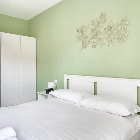 Joivy Lively Flat Near Centre Апартаменты