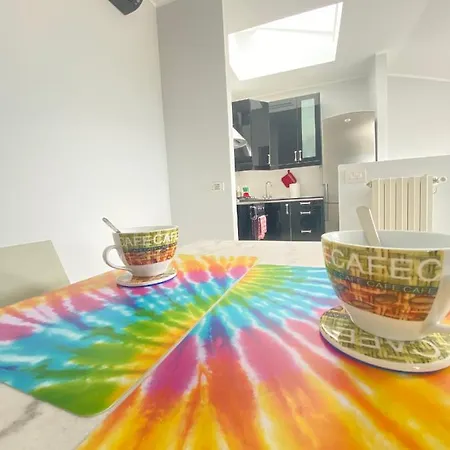 Luminoso M5 Istria * Milan