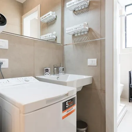 Apartment Maya Loreto Milan