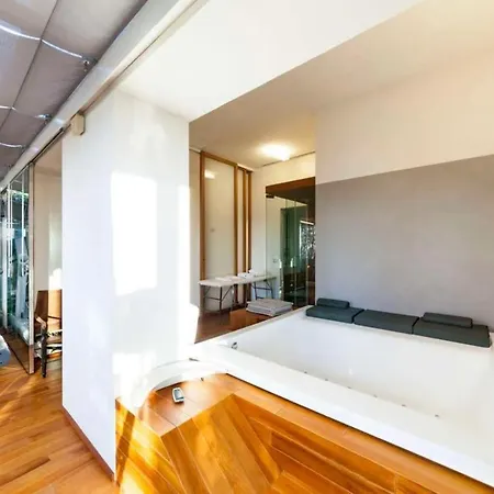 Luxury 4 Bedroom Daire Milano