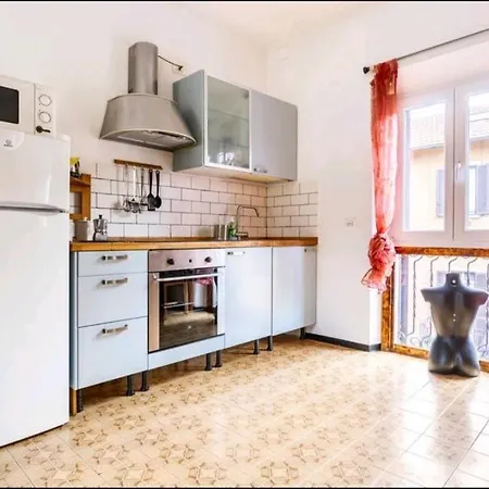 Guest house Relax A 4 Salti Dai Navigli Milan
