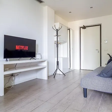 Apartment Lux Metro M2