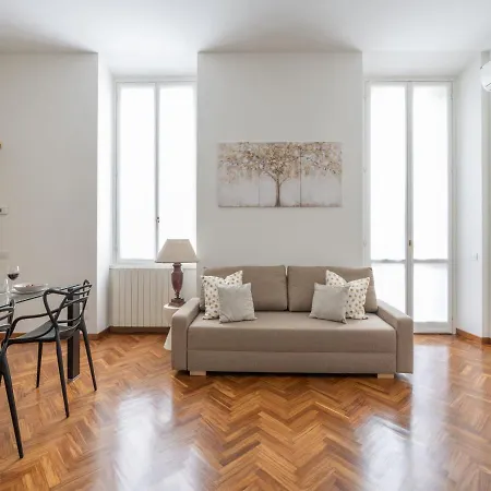 The Rent - Gorgeous Two-bedroom In Porta Nuova District 밀라노