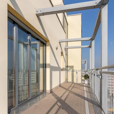 The Best Rent - Bright One-bedroom In Precotto Area Appartement