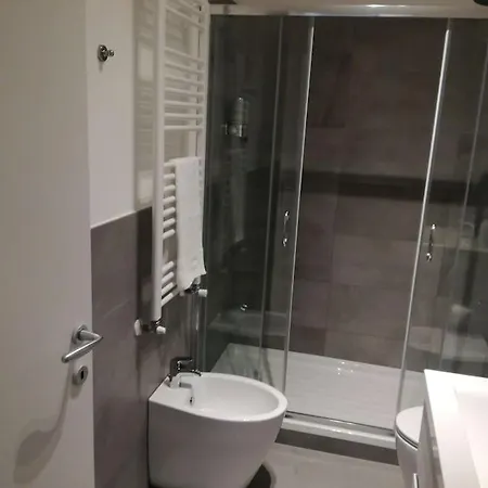 Lägenhet Mm3/repubblica, 2 Min. Da Staz. Milano