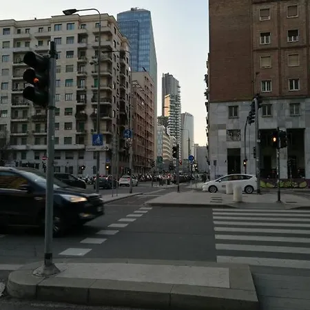 Mm3/repubblica, 2 Min. Da Staz. Μιλάνο