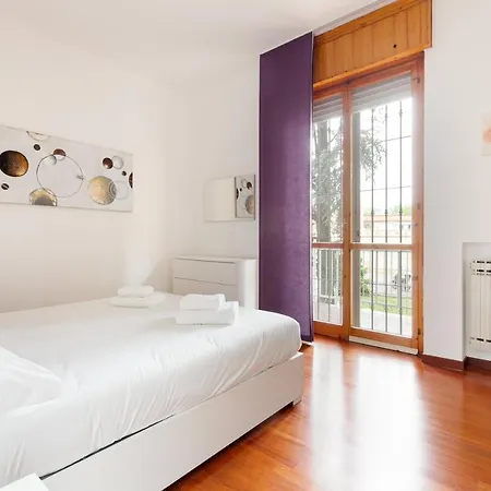 Guesthost - Con Terrazzo A Milano- Greco Pirelli! Apartment