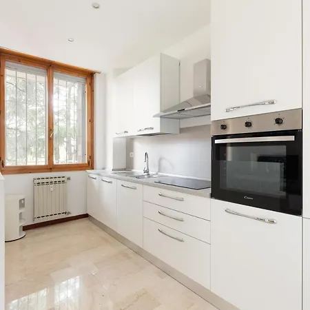 Appartamento Con Terrazzo A Milano- Greco Pirelli!