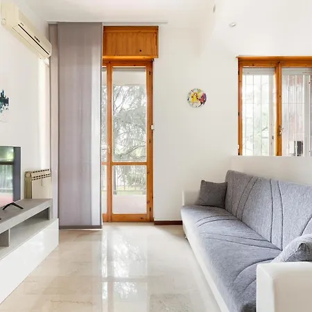 Guesthost - Con Terrazzo A Milano- Greco Pirelli! Apartmán