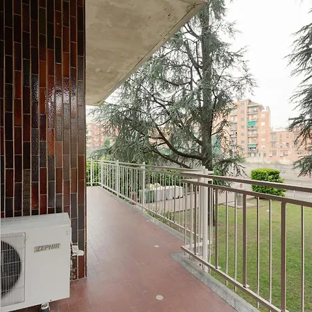 Guesthost - Con Terrazzo A Milano- Greco Pirelli! Apartmán Milán