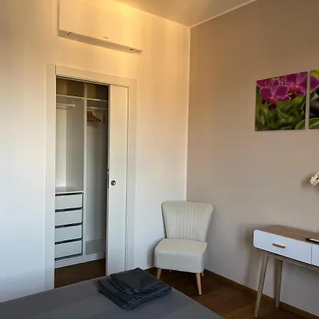 Park In Center Apartment *